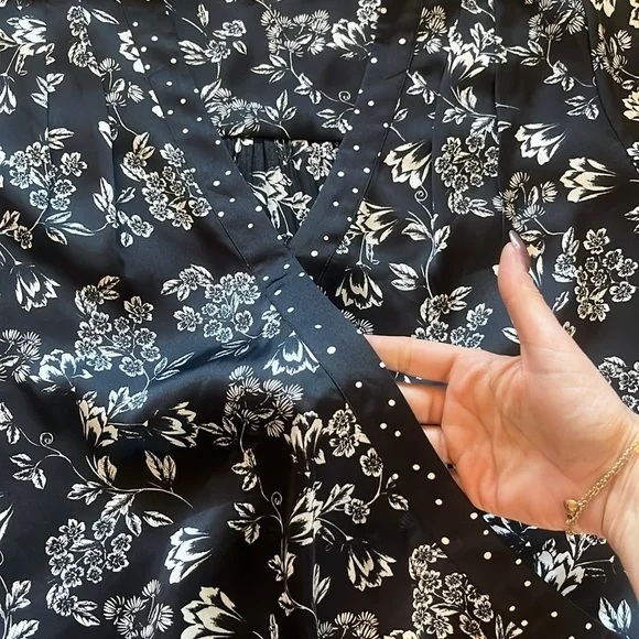 Floral Silky 3/4 Sleeve Blouse - L - Picture 3 of 5